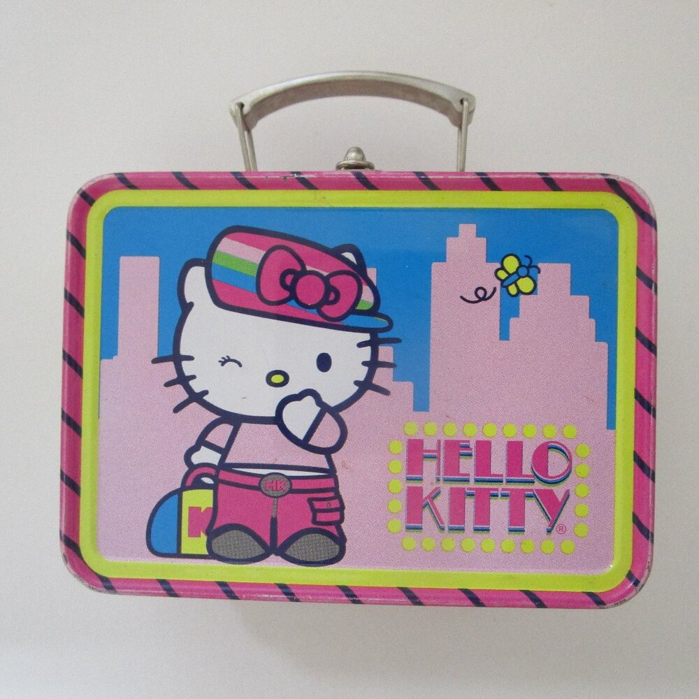 Hello Kitty Sarnio 2006 Mini lunchbox tin 3x2x1 inches Excellent Condition